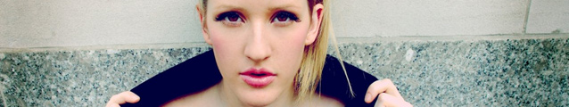 Ellie Goulding (powded lips)