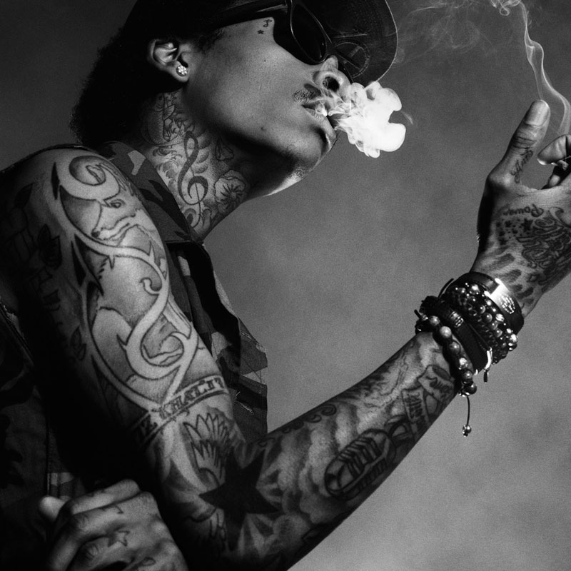 Wiz Khalifia Smokin Weed