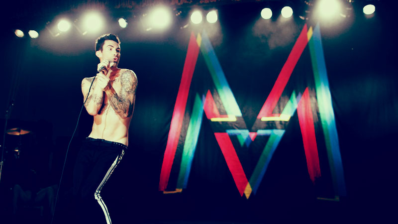 moves like jagger maroon 5